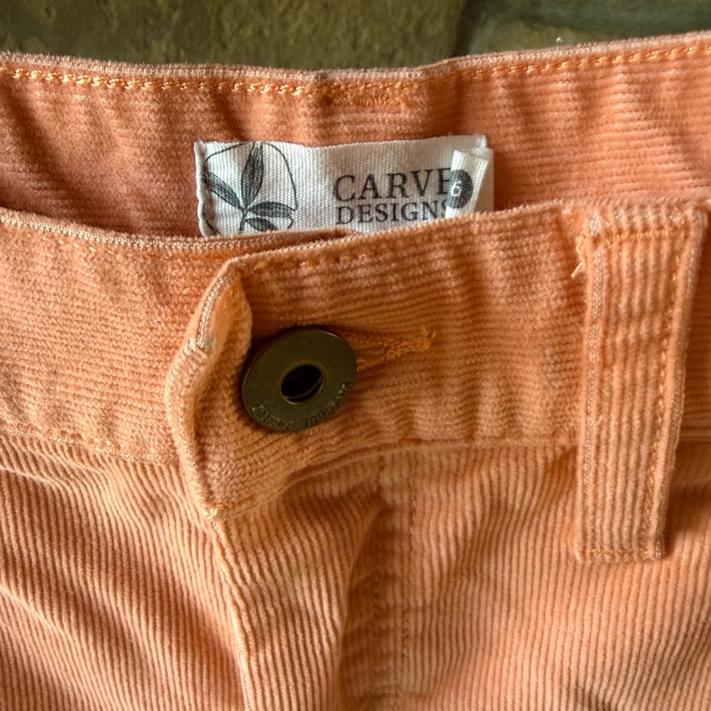 Carve Designs Women's Oahu coral Corduroy Shorts with fray & stretch. Size 6 - Picture 2 of 8